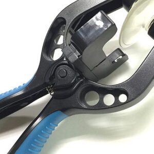 Pinça de sucção para abertura de ecrãs